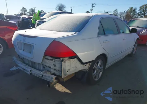 2007 Honda Accord 2.4 Ex z USA, uszkodzony, nr VIN 1HGCM56707A123094